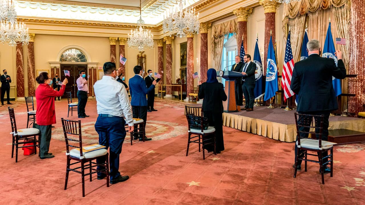 <b>Video.</b> Esto es lo que debes saber sobre el nuevo examen para obtener la ciudadanía en Estados Unidos.