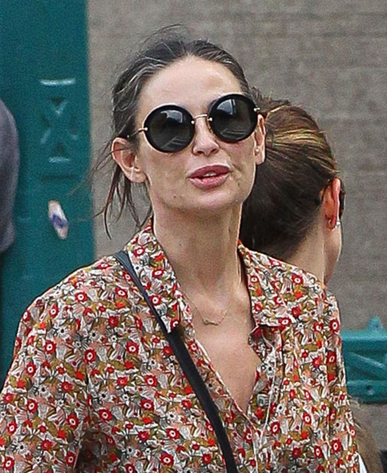 Durante su niñez, estuvo un tiempo pendiente de 
<b>su mamá</b>, pues en más de una ocasión y por razones diversas, 
<b>intentó quitarse la vida</b>.