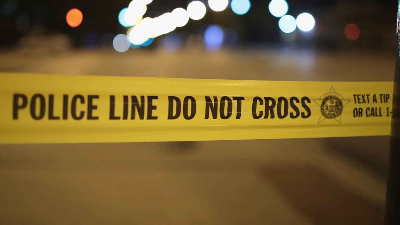 Mujer y su hija resultan heridas tras incendio en edificio de departamentos en Chicago