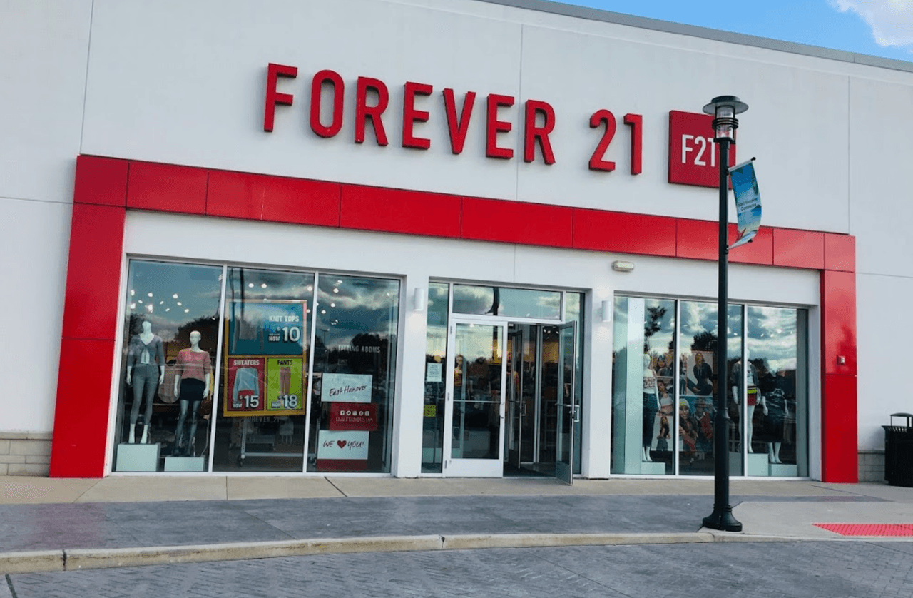 <b>Hanover Commons (F21 RED). </b>200-240 Route 10 West, East Hanover, NJ, 07936
<br>