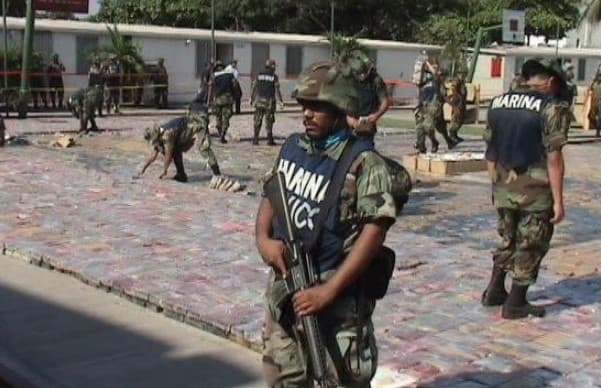 En el juicio se habló sobre un histórico decomiso de cocaína en el puerto de Manzanillo, en Colima, porque el exfuncionario trató de recuperarlo para el clan de los Beltrán Leyva.