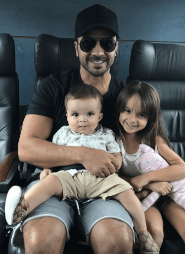 Luis Fonsi con hijos