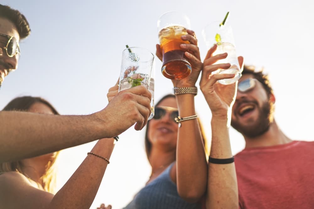 Será una etapa de invitaciones, por lo que tienes que guardar y cuidar tu tiempo, ya que habrá personas que no tienen más nada que hacer que andar de fiesta en fiesta. Aunque tú tienes un carácter reservado, te gusta compartir con seres queridos y con amigos, pero no te gusta que manipulen tu tiempo.
<br>