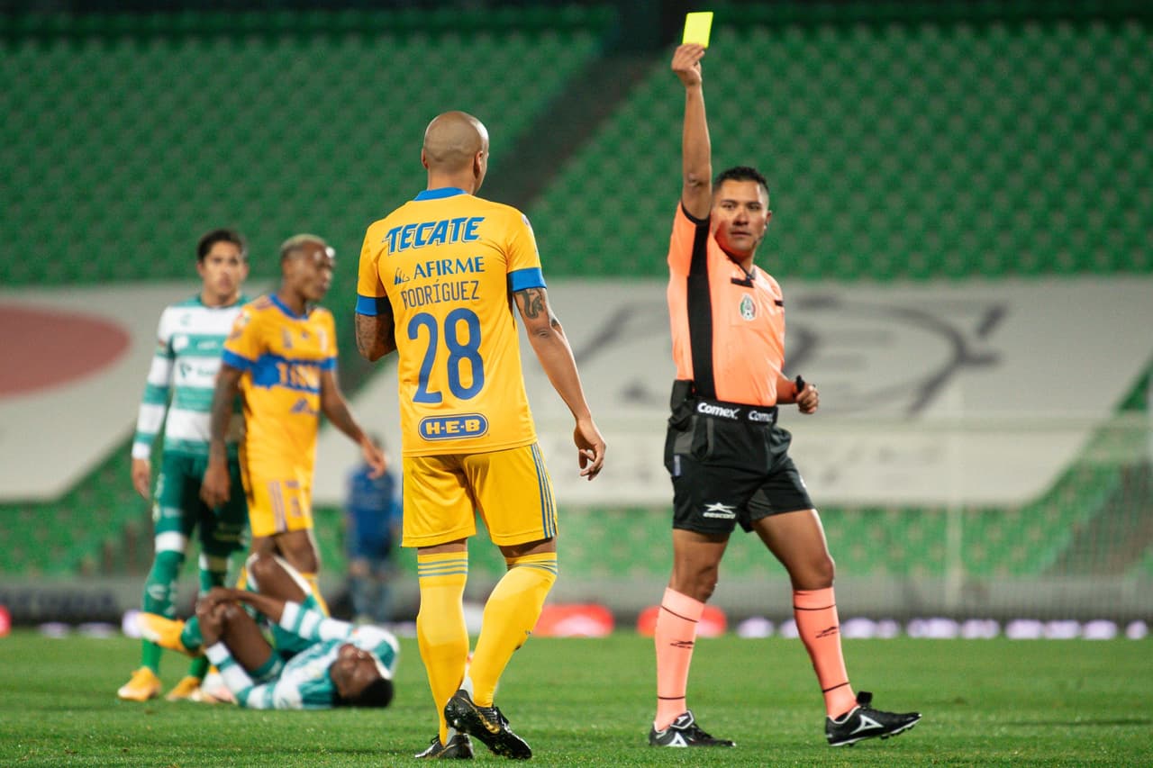 Juan Otero y Eduardo Aguirre son los encargados de la victoria a Santos 2-0 sobre los Tigres.