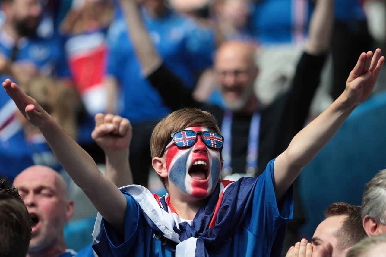 La pasión de los islandeses en su primer Eurocopa ha sido absoluta.