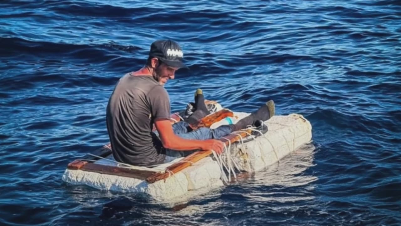 Rescatan con vida a un balsero cubano frente a las costas de Key Biscayne, ¿qué pasará con él?