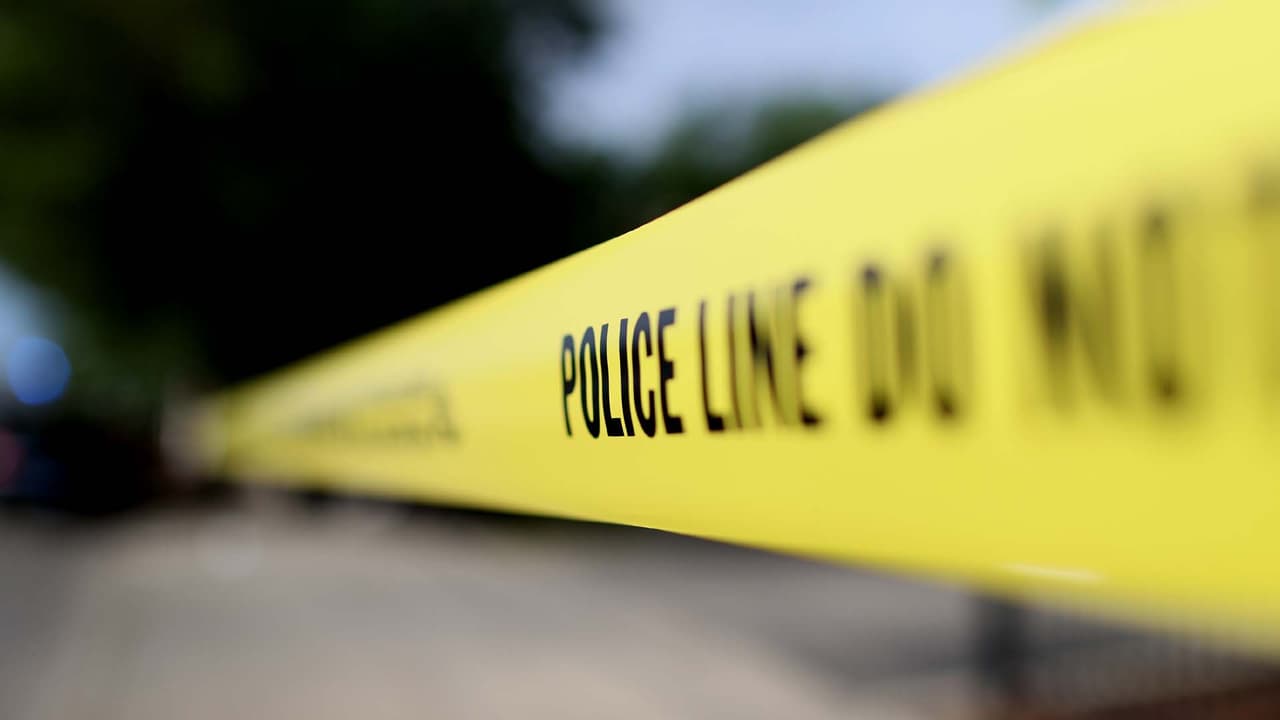 En su patrulla y afuera de la Corte: hallan muerto a policía en East Chicago, Indiana