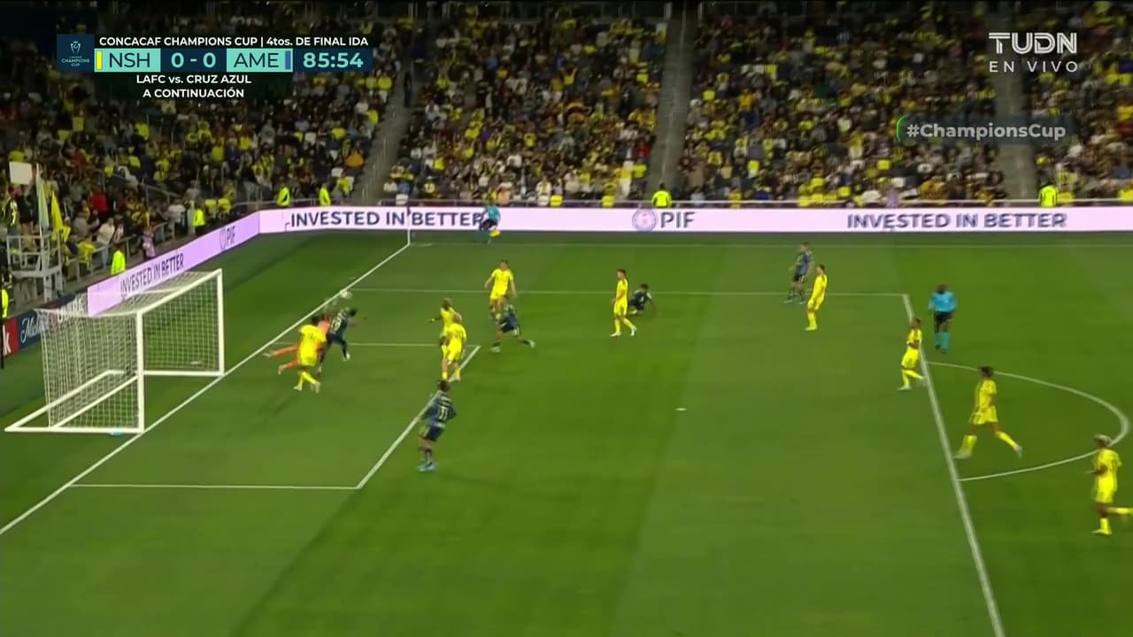 ¡Se salva el Nashville! Violante dispara a las manos de Brian Schwake