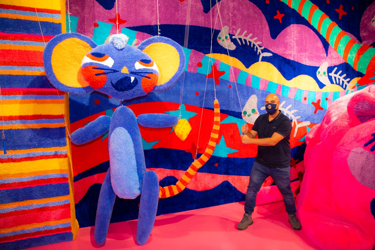 El locutor de 
<b>El Bueno, La Mala y El Feo</b>, paseó por Sweet Tooth Hotel, un sitió ideal para la gente que le gusta tomarse fotos.