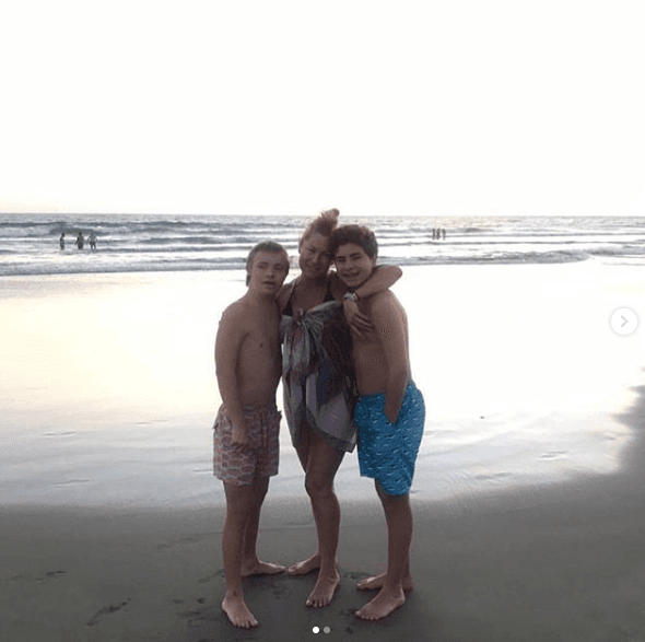 Sus declaraciones fueron desmentidas por la propia Leticia Calderón, al afirmar, al mismo programa: 
<b>“No la ven, no conviven para nada.</b> A lo mejor los quiere y qué padre, le agradezco muchísimo que los quiera, pero mis hijos no la conocen”.