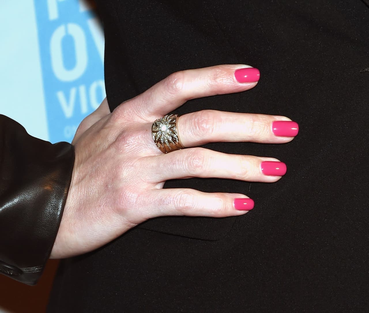 Consulta a un experto en salud si tienes dudas sobre algún problema persistente en tus manos.