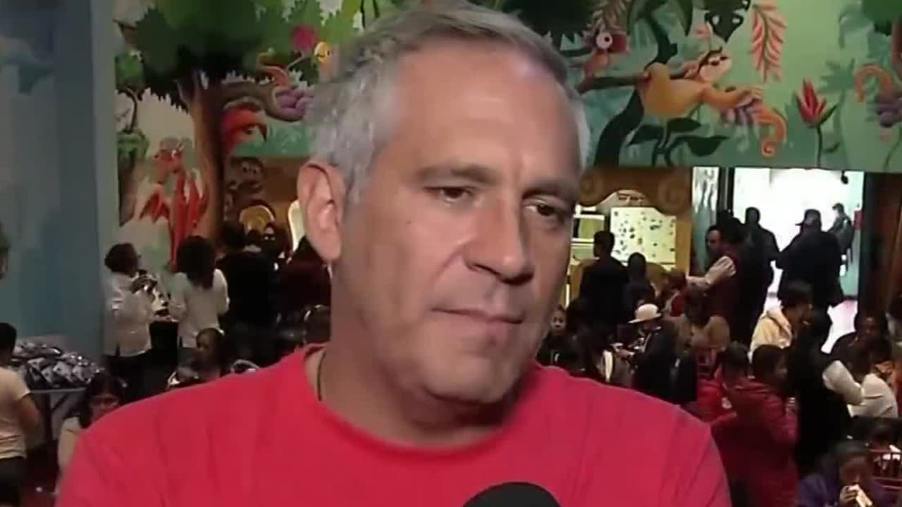 Arath de la Torre deja “la frivolidad” de lado para cumplir (con todo y su familia) una misión de amor