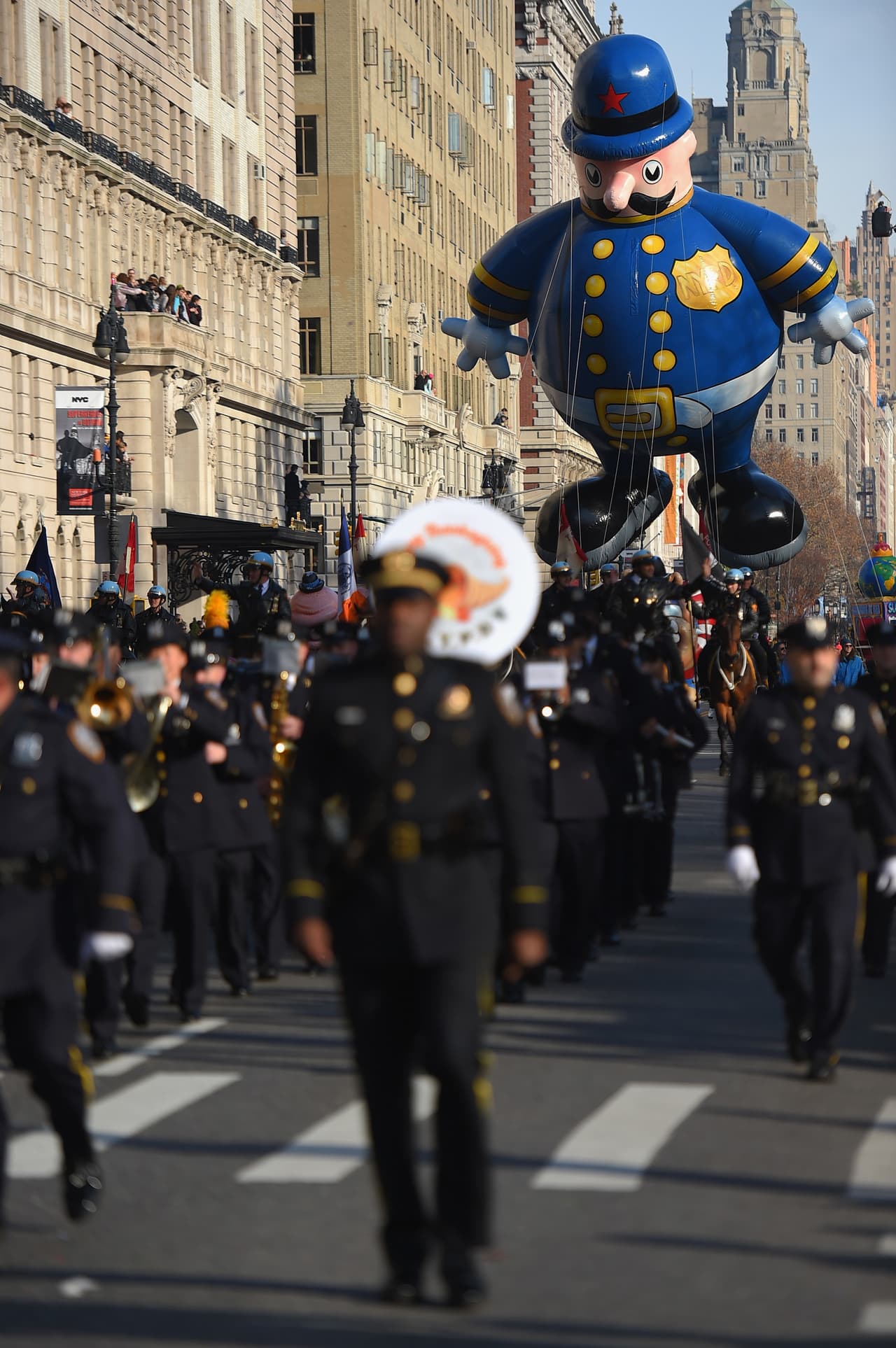 El globo de Harold, el policía, también estuvo presente.