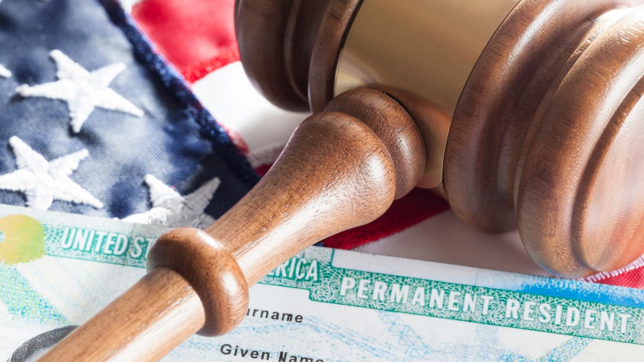 Claves del parole que permite a ciudadanos estadounidenses arreglar a sus cónyuges indocumentados