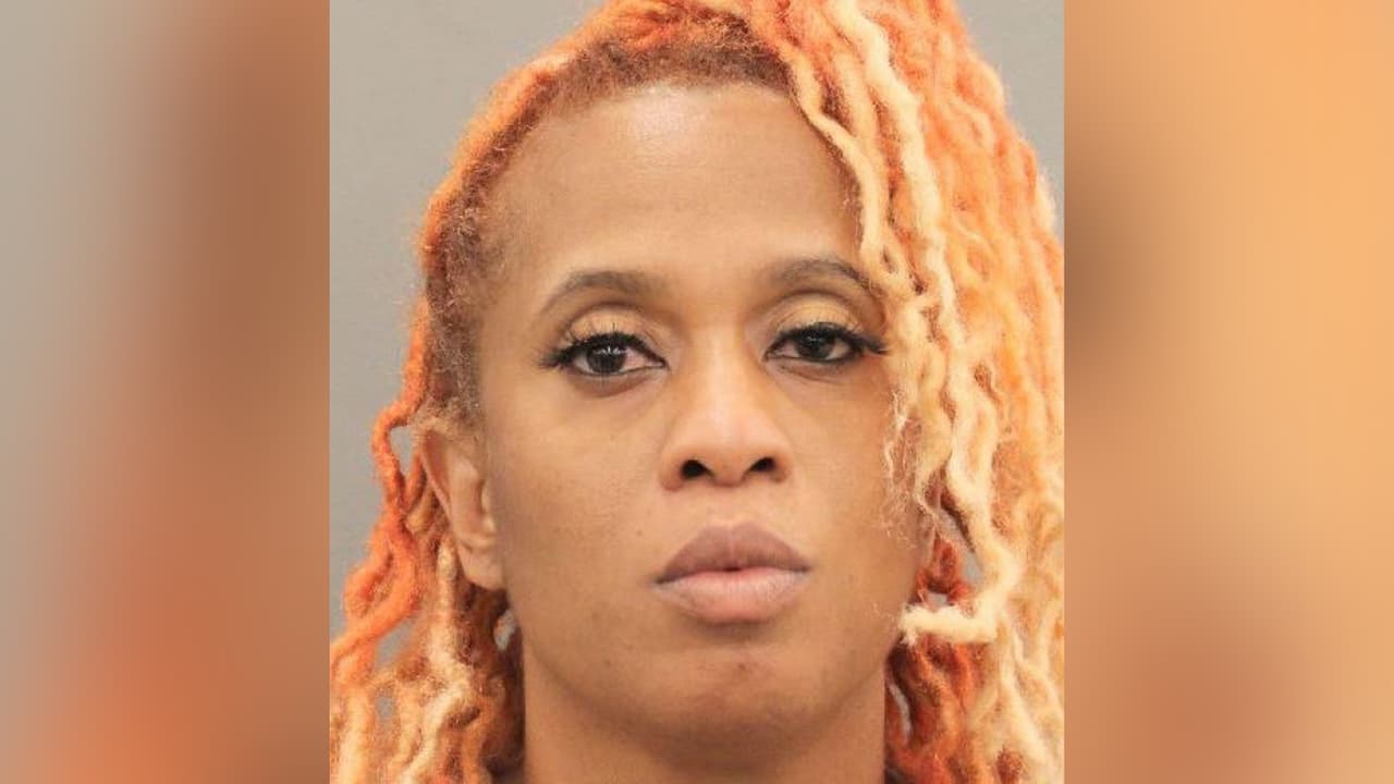 Stacie Moore, enfrenta cargos por DUI.