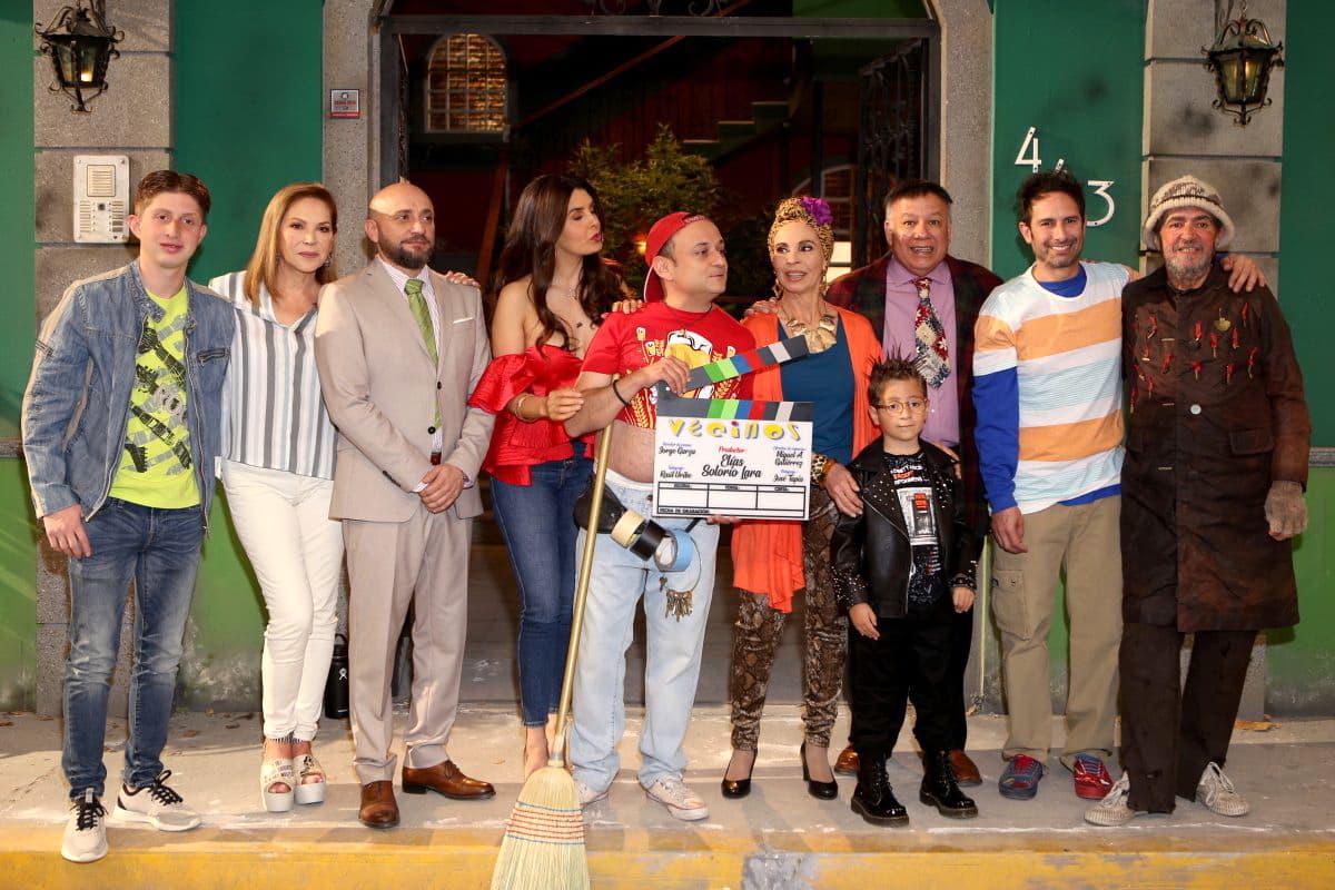 En la temporada 12 de la serie, estrenada en México el pasado 27 de marzo, 
<b><a href="https://www.univision.com/famosos/octavio-ocana-vecinos-dificil-grabar-homenaje-benito" target="_blank">se le rindió un homenaje a Octavio Ocaña</a></b> con una emotiva despedida que le hizo todo el reparto en el primer capítulo. 
<br>