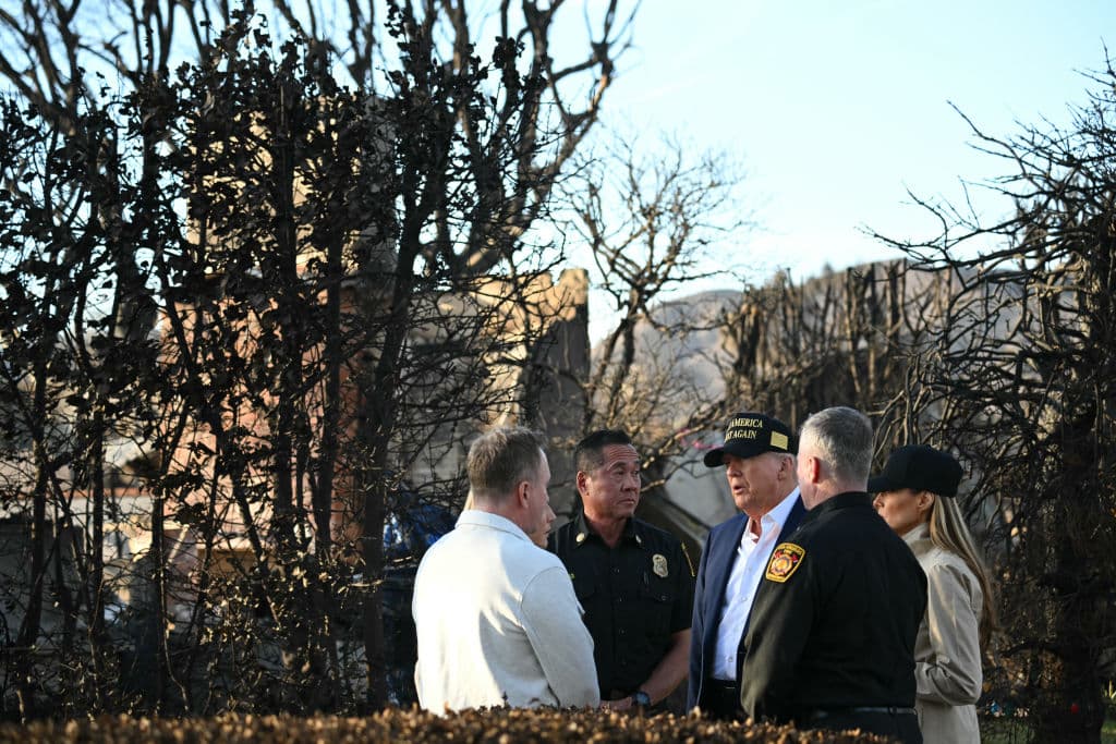 Donald Trump en Pacific Palisades, afectado por los incendios de California.