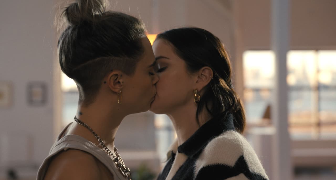 A un día del estreno, la escena en la que suena de fondo 'You Should See Me in a Crown' de Billie Eilish ha circulado por todas las redes sociales.