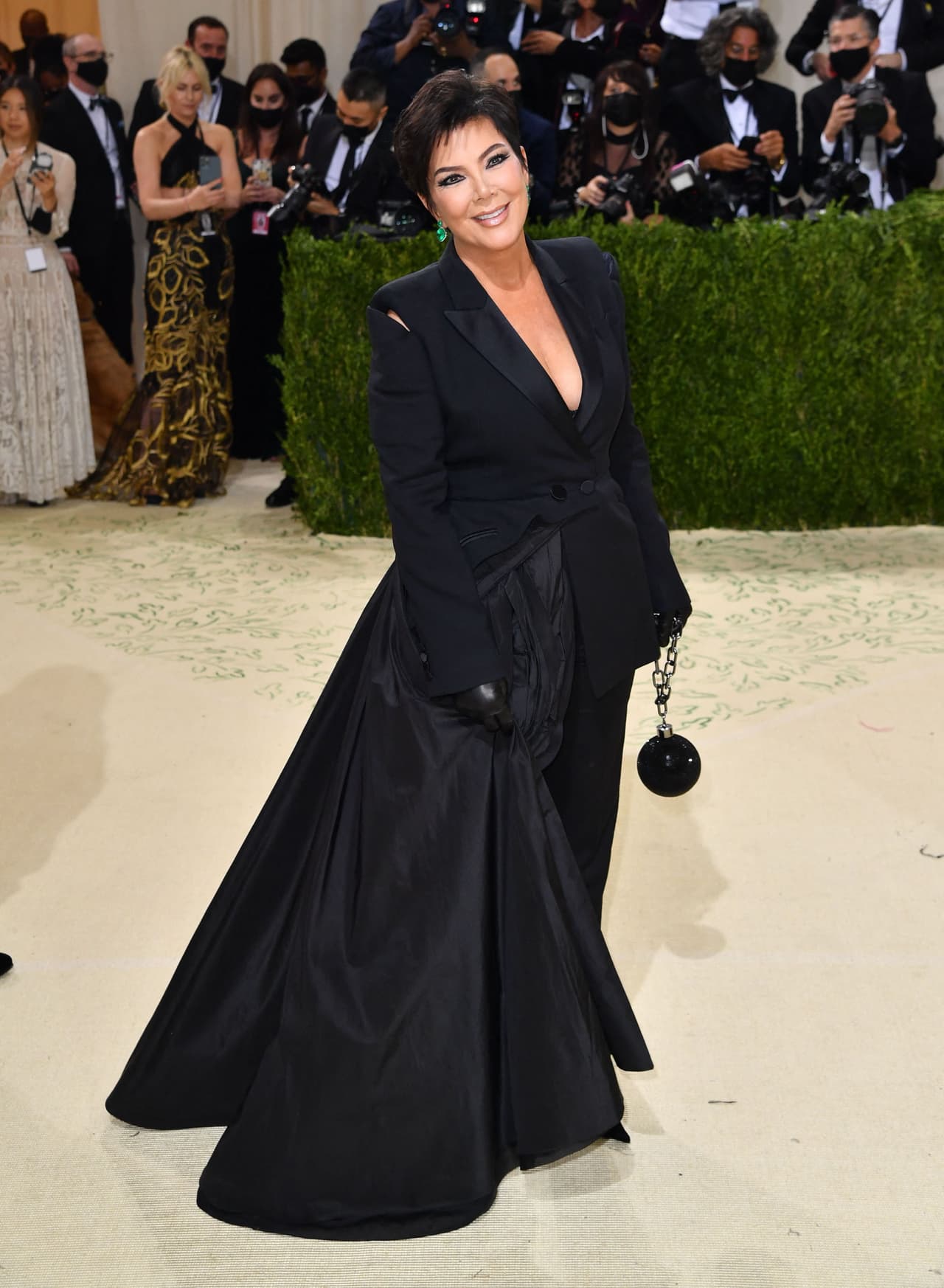 Año con año la presencia de la dinastía Kardashian al evento considerado la meca de la moda, no pasa desapercibida y conforme pasan los años demuestran el poder que tienen.