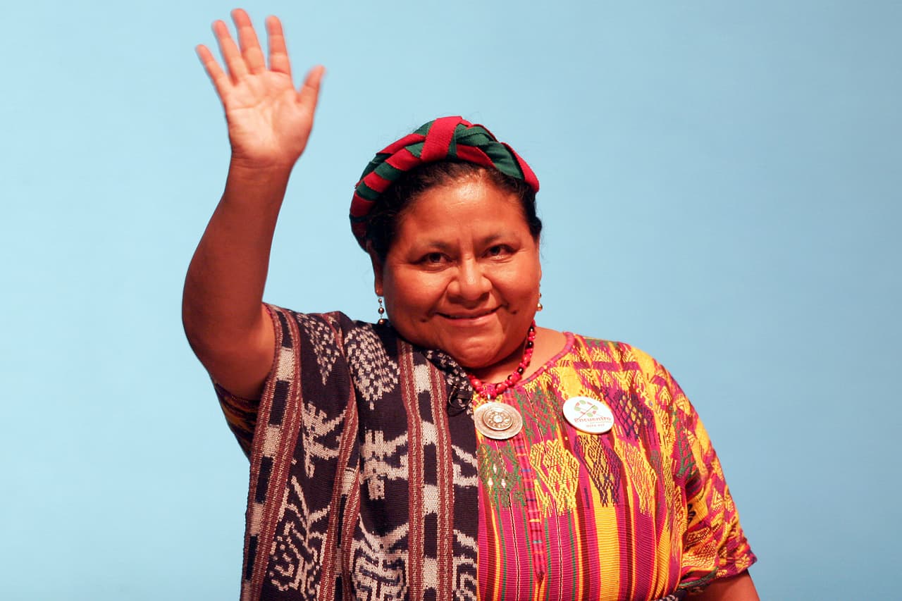 La indígena maya-quiché de Guatemala y Premio Nobel de la Paz 
<a href="https://www.univision.com/noticias/noticias-de-mexico/rigoberta-menchu-participa-en-programa-de-desarme-en-mexico">Rigoberta Menchú</a>, obtuvo asilo político en México con solo 21 años después de que varios miembros de su familia fueran torturados o asesinados por el ejército nacional por motivos políticos en plena guerra civil en la nación centroamericana.