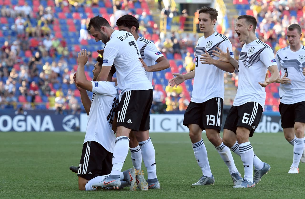 El mediocampista del Hoffenheim eludió rivales desde mitad del campo y con un derechazo al entrar al área venció la resistencia del portero rumano.