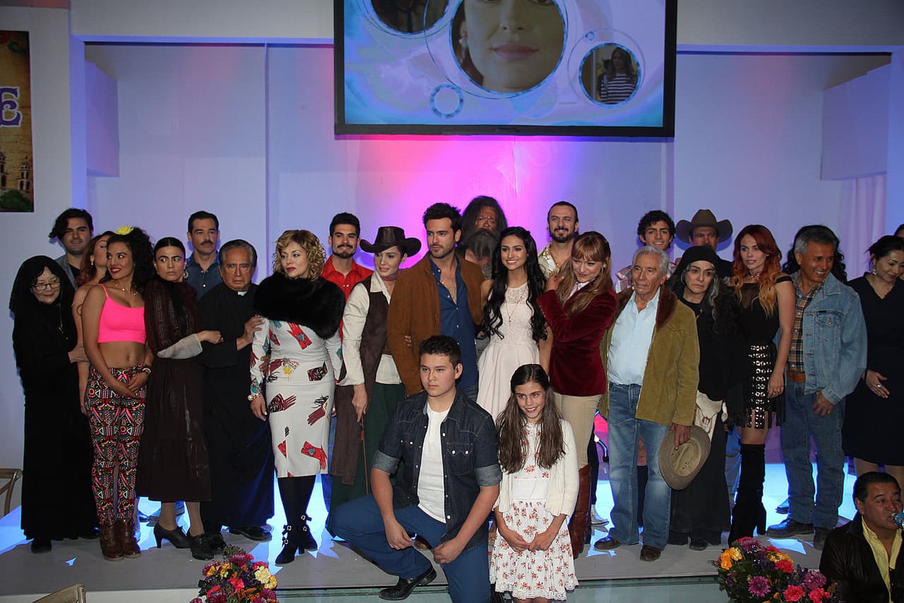 Todo el elenco se reunió para presentar esta historia que mostrará mucho de las tradiciones mexicanas.