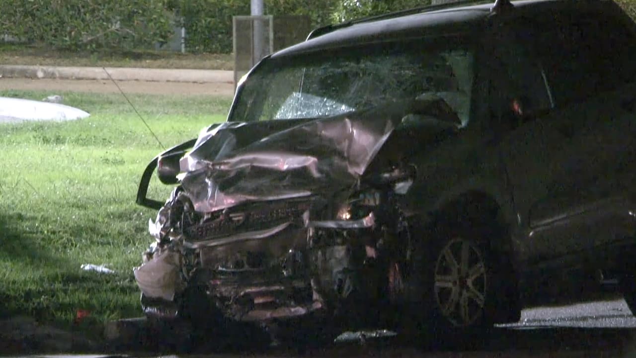 Las autoridades indicaron que un Toyota Rav4 plateado viajaba hacía el norte por Barker Cypress.