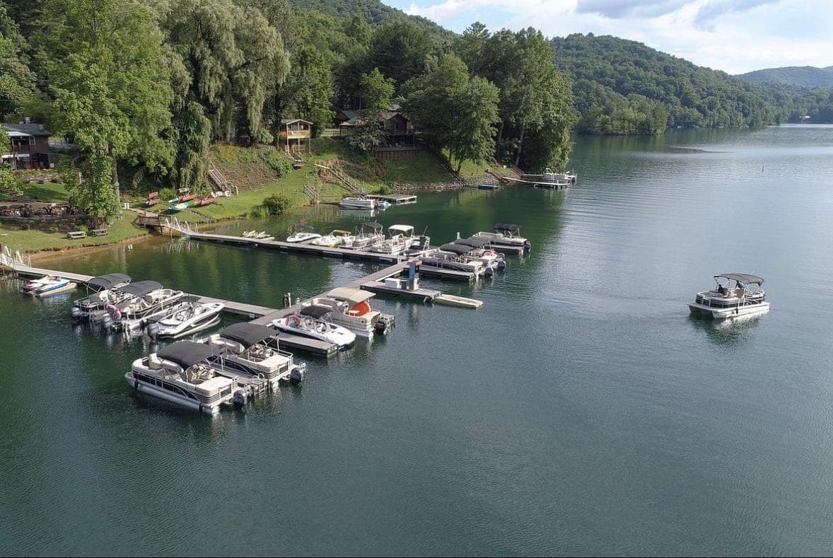 Conoce más del lago, 
<b><a href="https://www.visitnantahalanc.com/lake.html">aquí</a></b>.