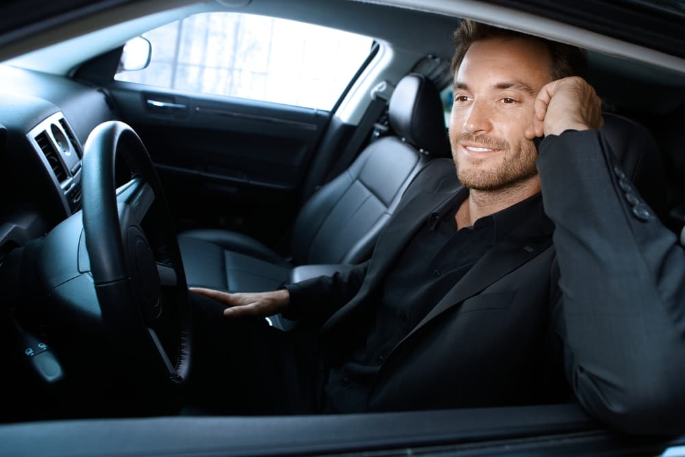 <b>Leo</b>
<br>Los Leo son muy pasionales y se atraen rápidamente por las cosas llamativas y costosas. Necesitan ser el centro de atención. En cuanto a gustos, el suyo siempre está en busca de lo mejor.