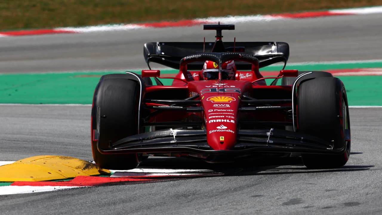 Leclerc se queda con la pole del GP de España; Checo saldrá quinto 