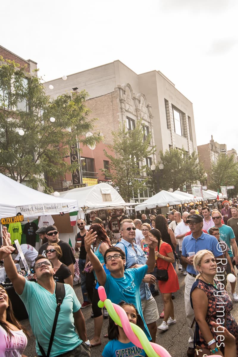 Los horarios son varios. El jueves es de las 5 pm a las 10 pm, viernes y sábado del mediodía a las 11 pm y domingo del mediodía a las 10 pm.