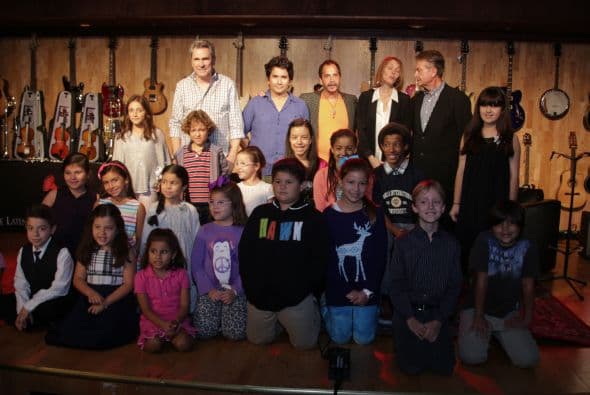 Latin GRAMMT In The Schools provee a los estudiantes de escuelas secundaria y preparatoria la oportunidad de interactuar directamente con artistas y profesionales de la industria.