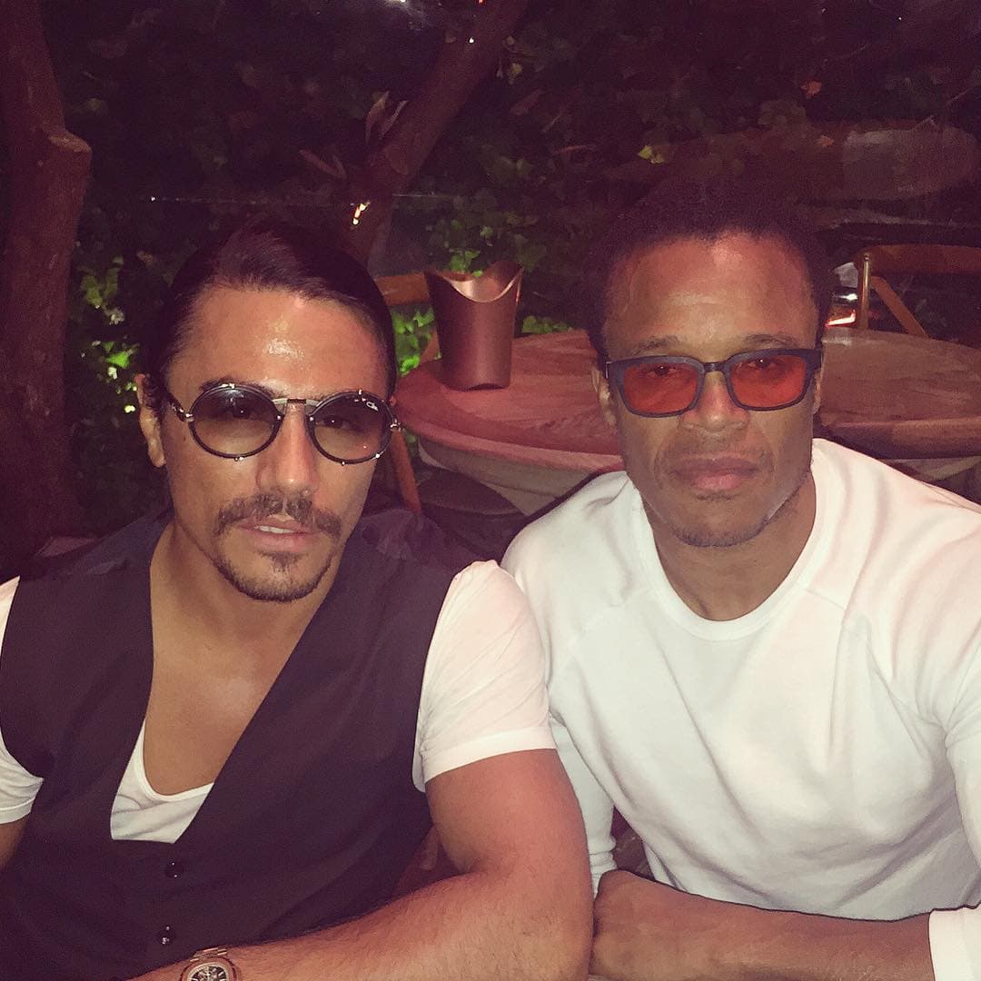 Edgar Davids, ídolo holandés y de los pocos futbolistas que jugaban con gafas, disfrutó de su tiempo con el afamado chef.