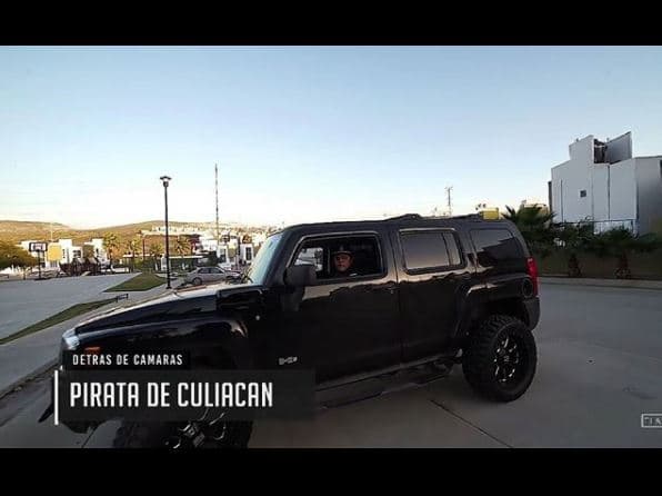 Aquí con el 
<b>Hummer H3, uno de los todoterreno </b>favoritos en el norte de México, pese a que la marca dejó de venderse en todo el mundo desde hace varios años.