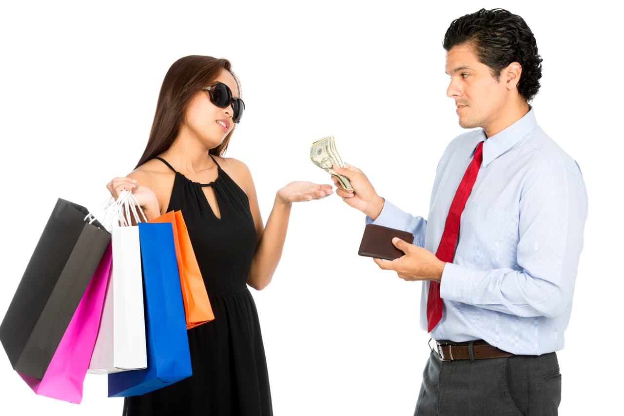 <b>¿Qué desagrada a Escorpión?</b>
<br>Las personas superficiales con quienes no se puede establecer una conversación sobre temas difíciles, llenas de prejuicios y dogmas sociales y religiosas. Con muchas limitaciones a la hora del sexo, inhibida, acomplejada con su cuerpo o su vida.