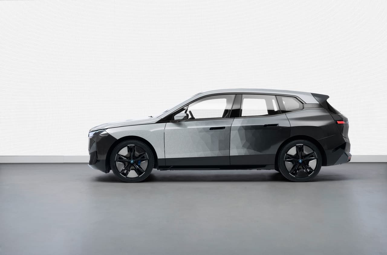 BMW iX Flow Concept
