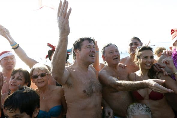 ¡Feliz Navidad a todos los franceses y a todo el mundo!