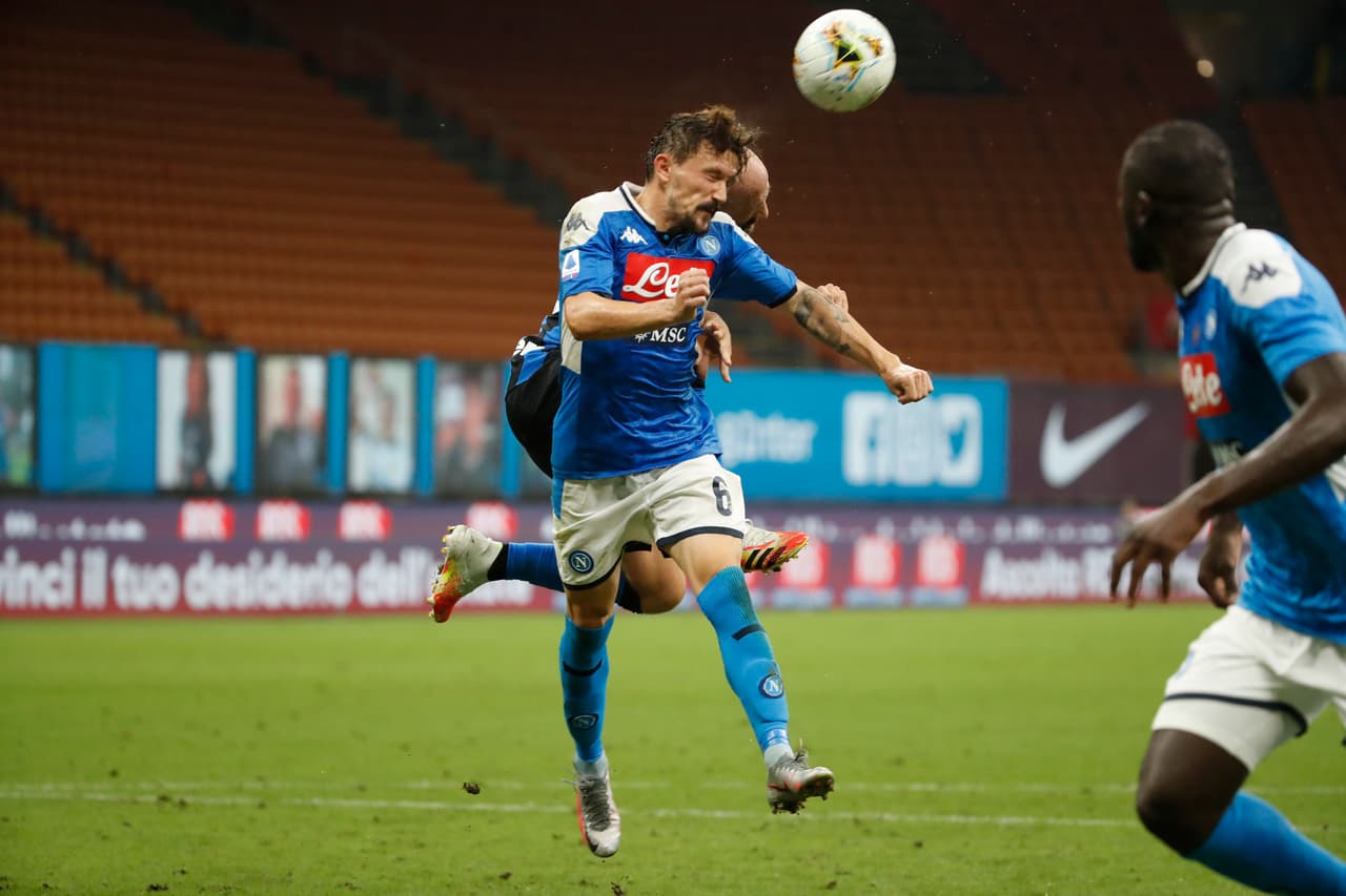 Con goles de Danila D'Ambrosio y Lautaro Martínez, el Inter se lleva los putos y deja al Napoli prácticamente fuera de los puestos de competicones europeas.