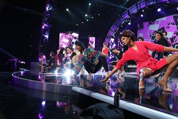 En este segundo 'show' conoceríamos al segundo grupo que iría a la mansión, pero antes de que iniciara la gala, los nervios y estrés en los ensayos, los atuendos raros y sexys, y las primeras seis elegidas invitadas como público fueron los ricos ingredientes del 'backstage'. Mira todo lo que hicieron las chicas antes de salir al escenario.