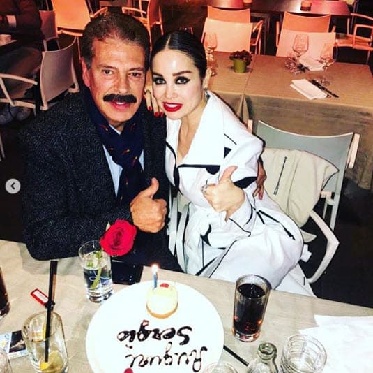 “Primero Dios, hay boda, hay boda. Primero Dios, 
<b>lo más rápido posible</b>”, dijo el protagonista de telenovelas como ‘Dos hogares’ y ‘Niña amada mía’.