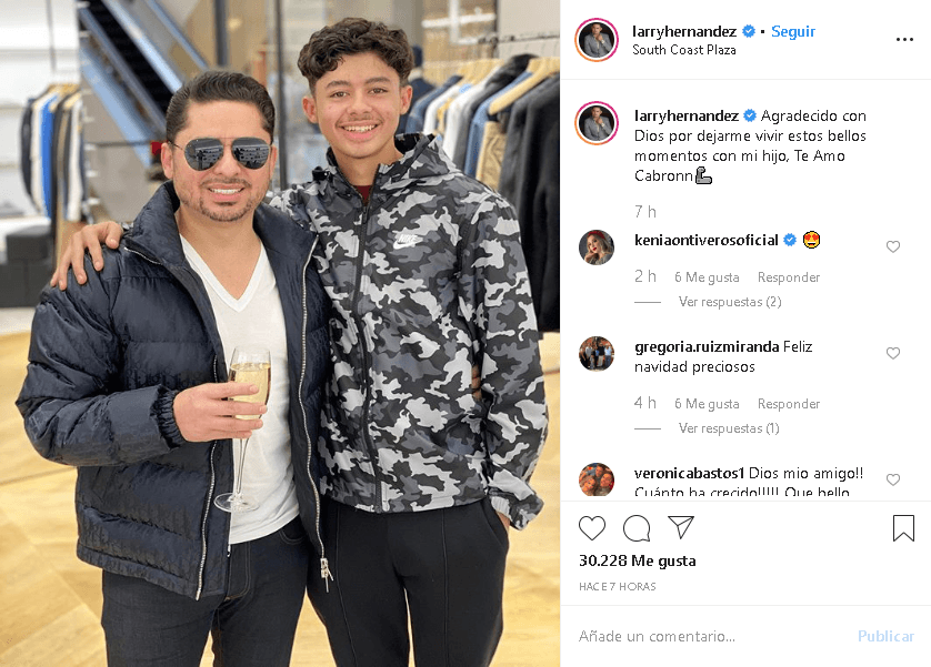 La segunda fue esta, que compartió este viernes 27 de diciembre, en donde se nota que su primogénito ha dejado de ser un niño. "Agradecido con Dios por dejarme vivir estos bellos 
<b><a href="https://www.instagram.com/p/B6k3LeRBWIY/" target="_blank">momentos con mi hijo</a></b>. Te amo, cabrón", escribió la estrella del programa 
<b><a href="https://www.youtube.com/playlist?list=PLPLSen42fRaA7zEGSGhqQSh5UEtEC7ffP" target="_blank">'Larrymanía'</a></b>.