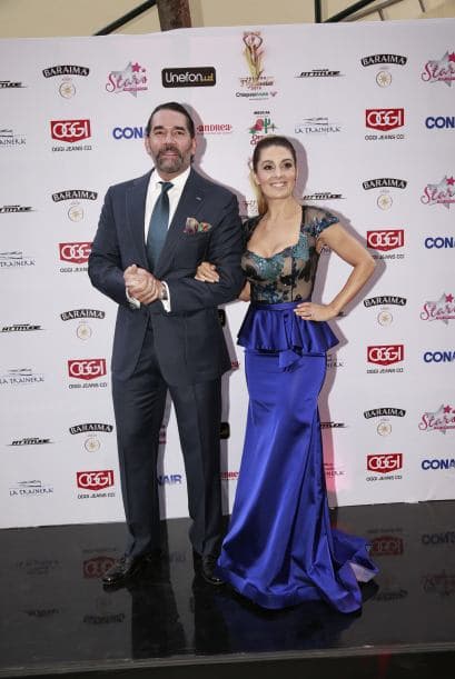 Mayrín Villanueva se veía como una diosa con ese vestido con tremendas transparencias.
