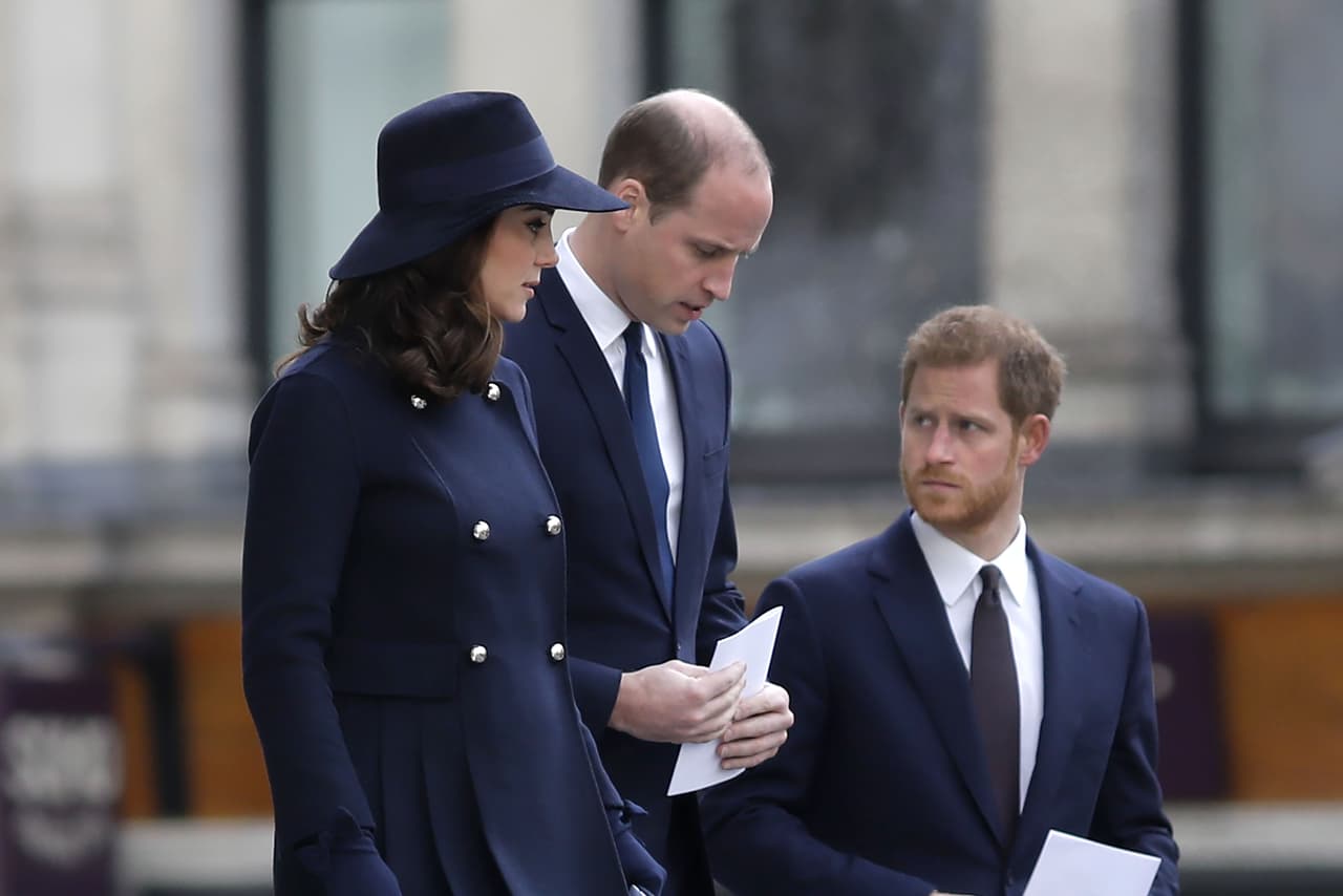 El príncipe William sería el gran ausente de la boda de su hermano, el príncipe Harry
