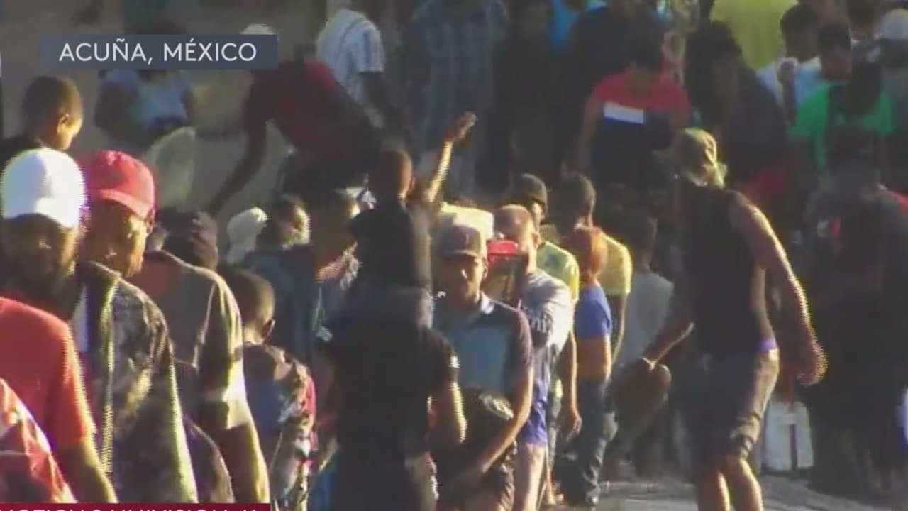 Cerca de 12,000 migrantes se aglomeran en el puente fronterizo de Texas