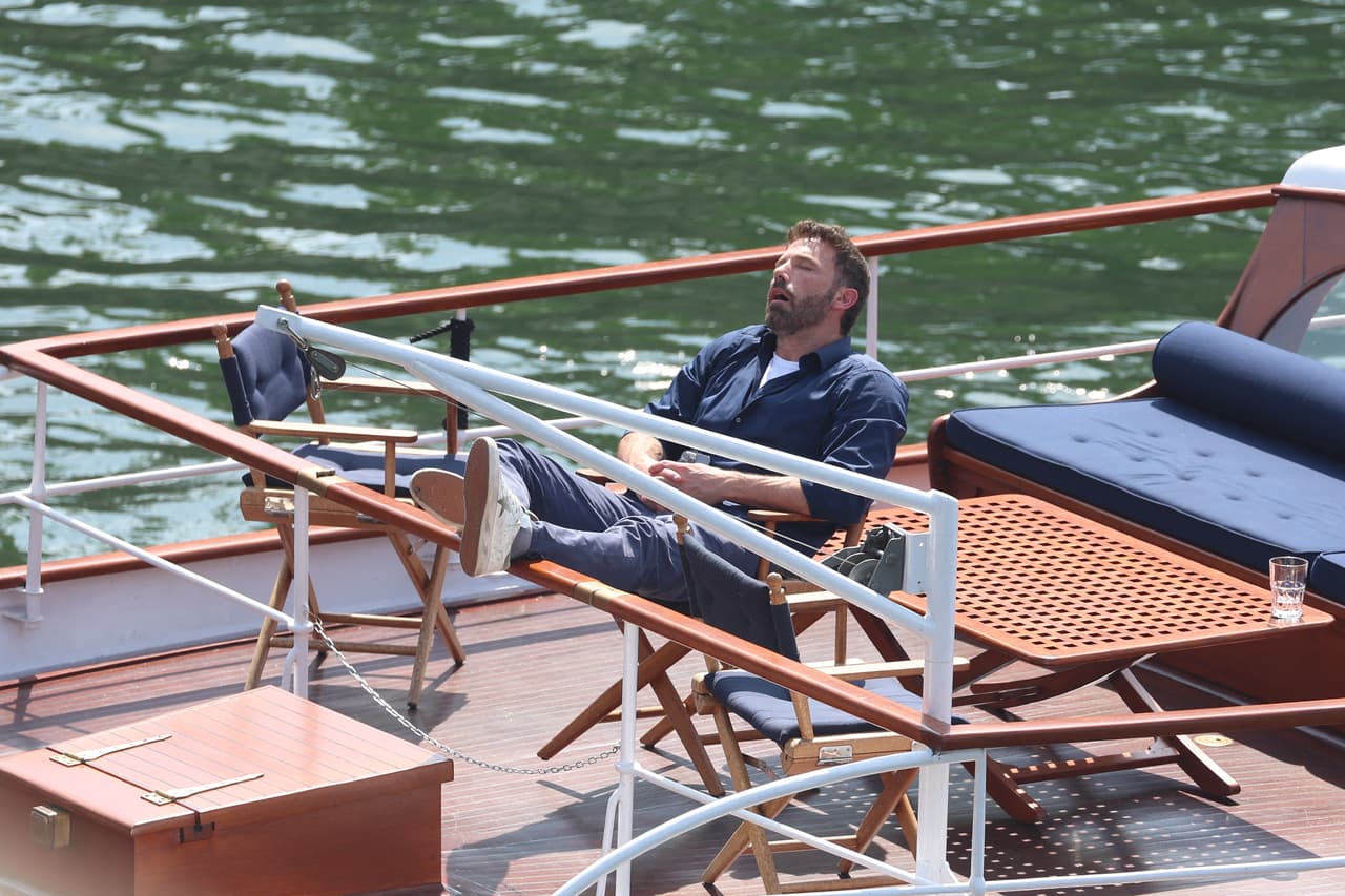 "Ben está acostumbrado a los flashes, pero 
<b>sintió que la luna de miel fue un tsunami</b>", dijo una fuente de Page Six el pasado 11 de agosto.
<br>