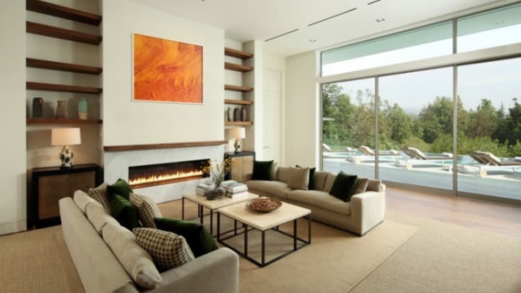 Son propietarios de varias casas, pero hay una que alquilan en una zona súper exclusiva de Los Ángeles.