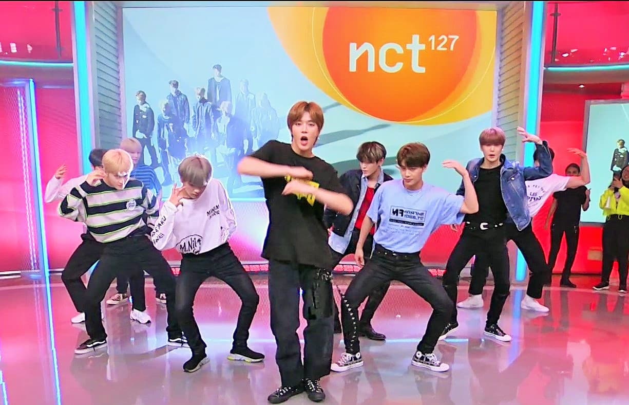 Además de sus espectaculares coreografías, cantan y hacen rap; aunque en esta ocasión solo pudieron bailar dejaron impresionados a todos en el estudio con sus movimientos perfectos.
<br>