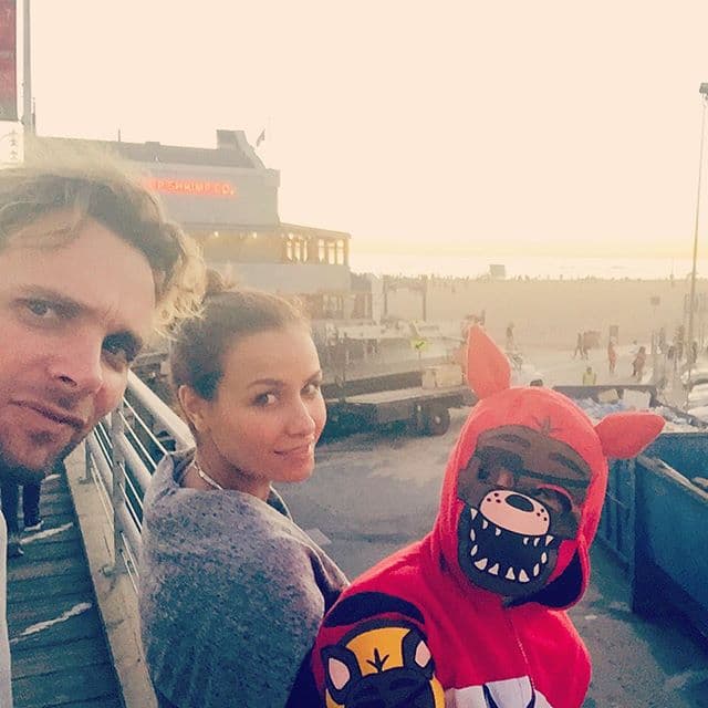 Todos conviven como una gran familia, justamente el pasado halloween se encontraban de viaje.