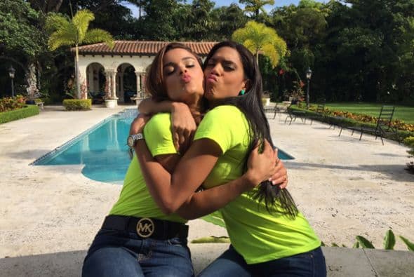 ¡Pero qué besotes se repartieron en esta novena temporada de Nuestra Belleza Latina! Algunos muy tiernos y muestras de gran cariño y otros tan intensos, que desbordaron tremenda pasión. ¿Quieren ver este exquisito repertorio?