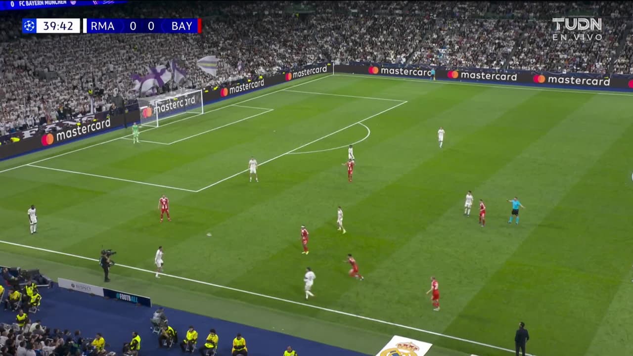 ¡GOL!  anota para FC Bayern München. Luis Díaz
